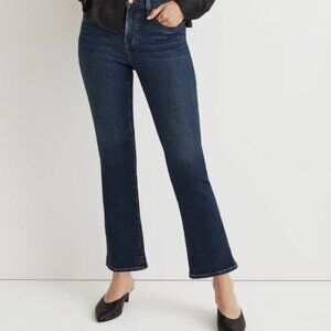 Mid-Rise Kick Out Crop Jeans in Colleton Wash